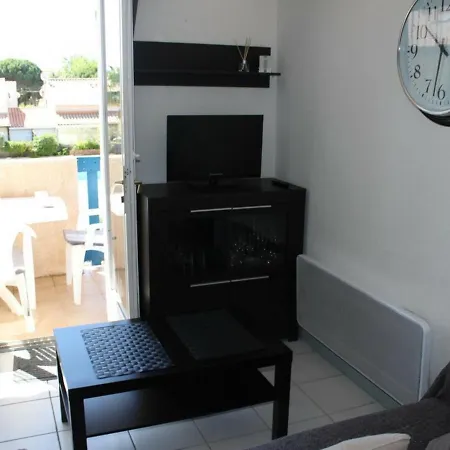 Apartment Mezzanine Avec Piscine Proche Plage, 4 Couchages, Parking Prive - - Fr-1-229-69 *