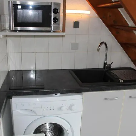 Apartment Mezzanine Avec Piscine Proche Plage, 4 Couchages, Parking Prive - - Fr-1-229-69